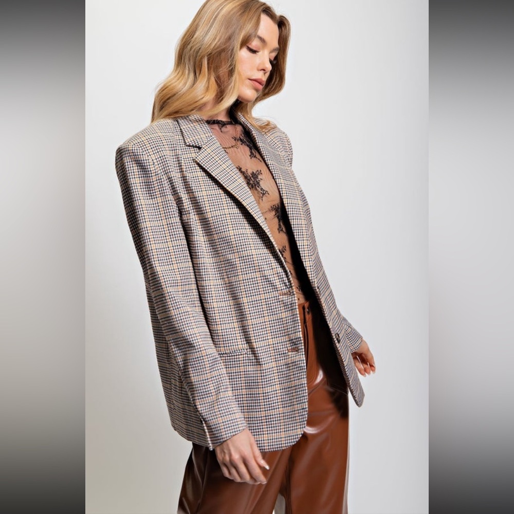 NWT Easel Relaxed Fit Blazer in Size Large